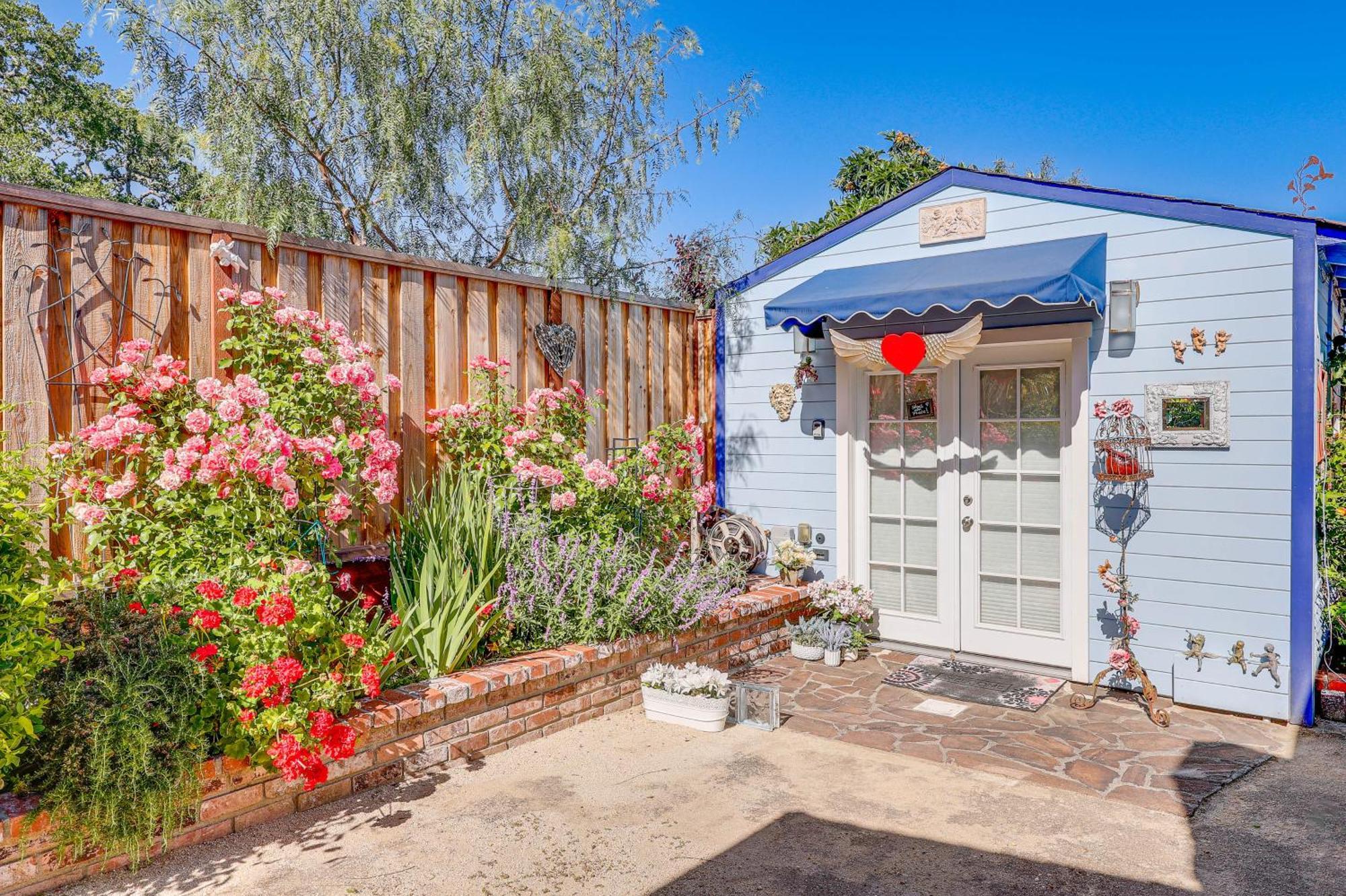 Romantic Casita With Garden And Deck 2 Miles To Plaza! *