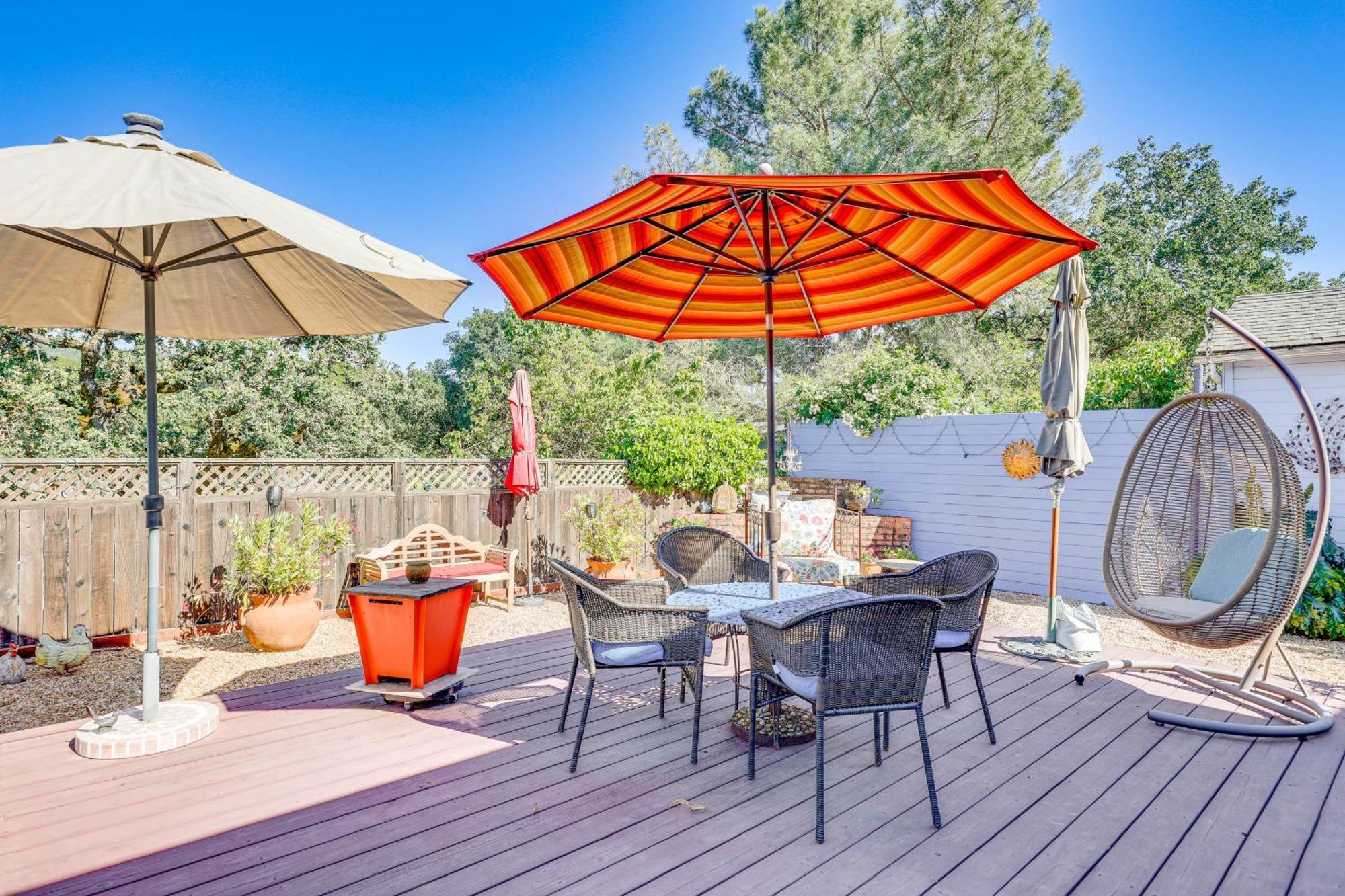 Holiday home Romantic Casita With Garden And Deck 2 Miles To Plaza!